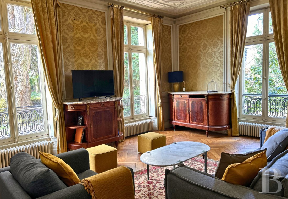 En Saône-et-Loire, au cœur de la ville d’Autun, une demeure d’inspiration palladienne dans un parc de près d’un hectare - photo  n°6